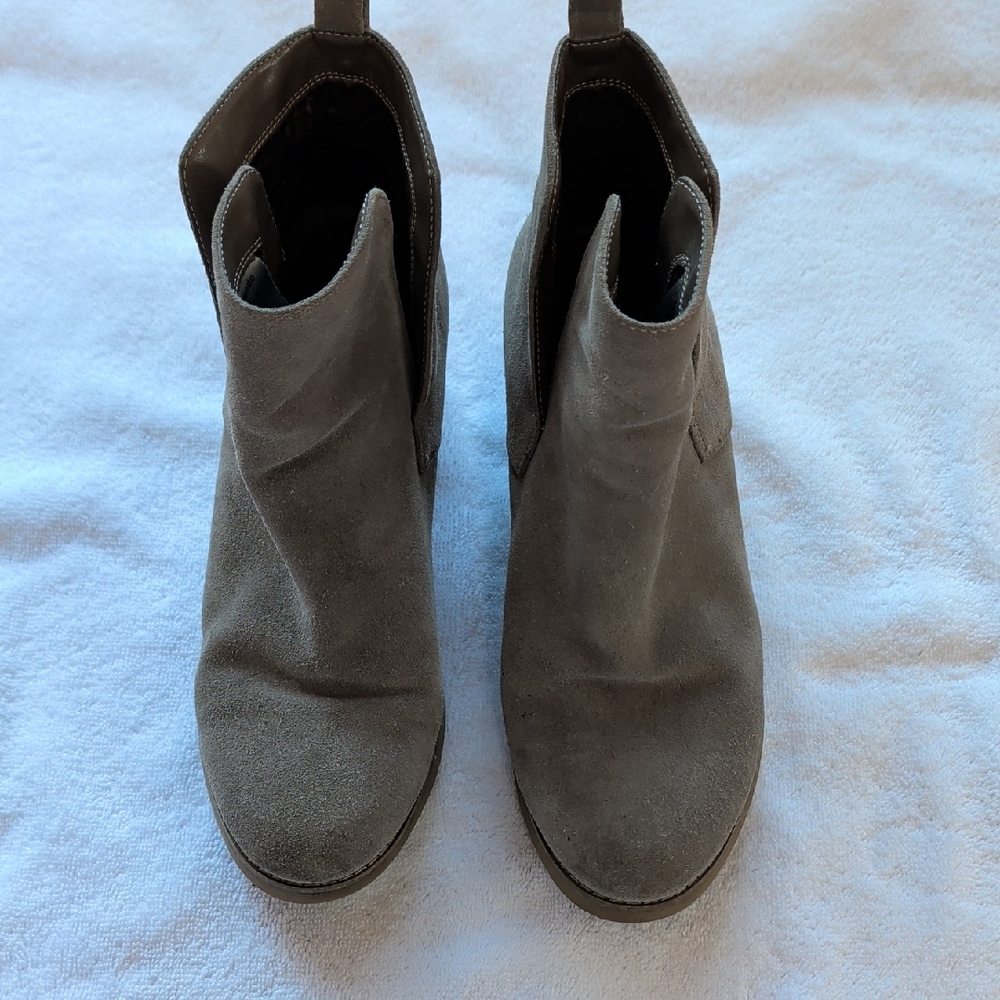 Blondo waterproof suede wedge ankle boots